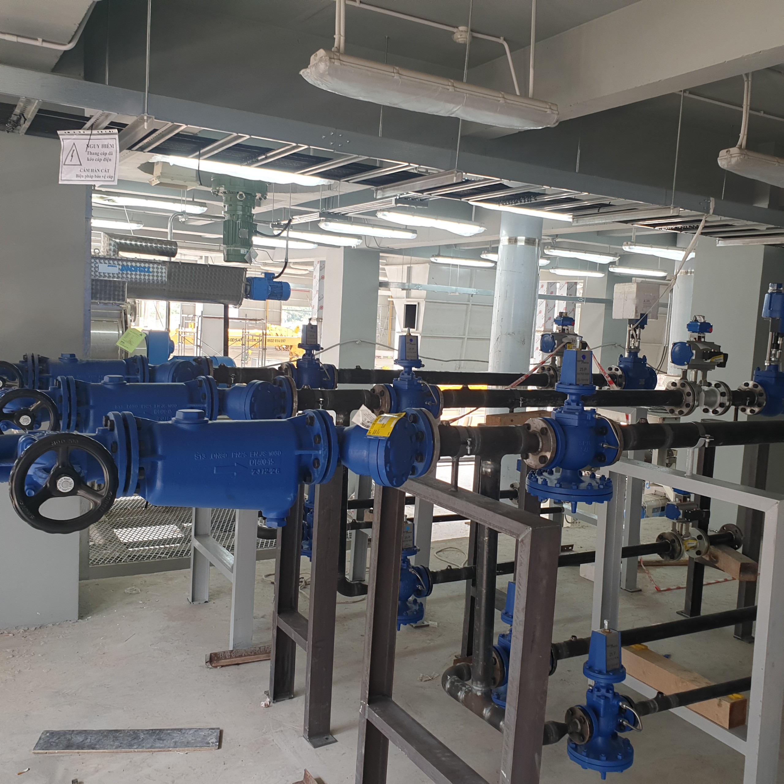 Lắp đặt đường ống hơi nước nóng- Steam