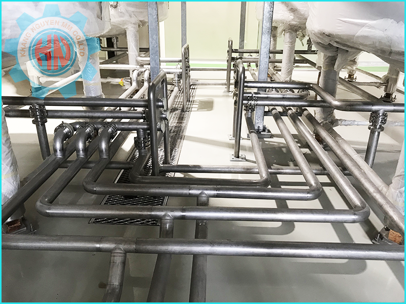 Lắp đặt thiết bị và ống công nghệ