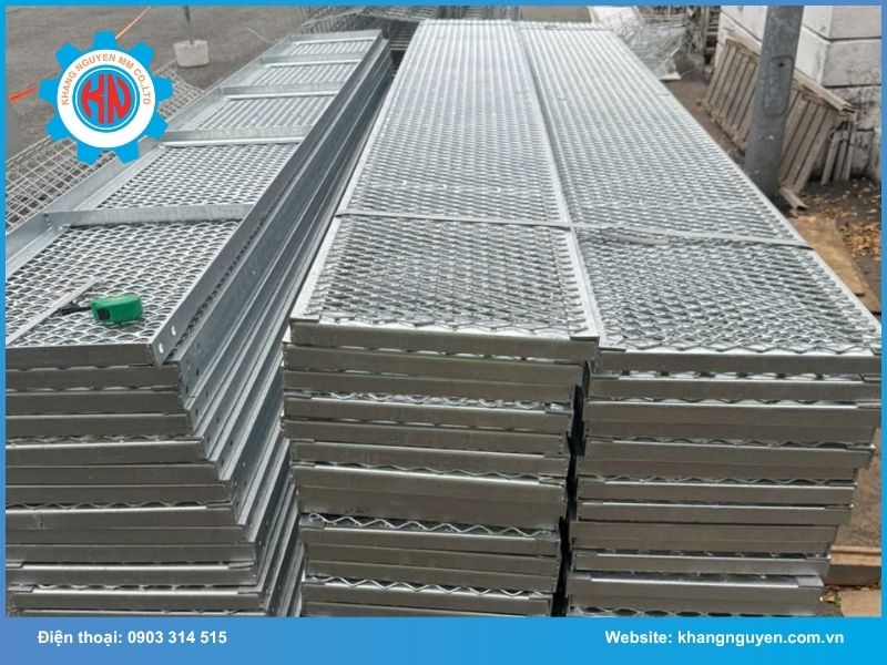 Báo giá dịch vụ chế tạo sàn thao tác tại Đông Hòa