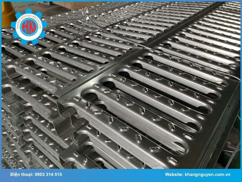 Quy trình chế tạo sàn thao tác tại Dĩ An của Khang Nguyên